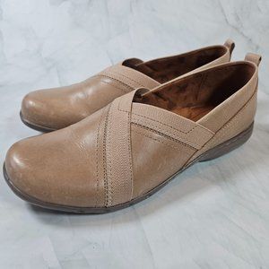 Cobb Hill Women's Penfield Envelope‎ flat, stone, size 8